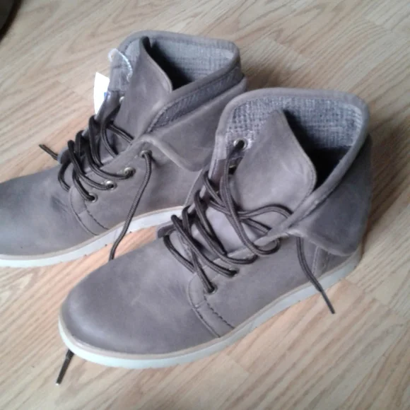 NWT Cliffs Brown High top Boots - Picture 2 of 9